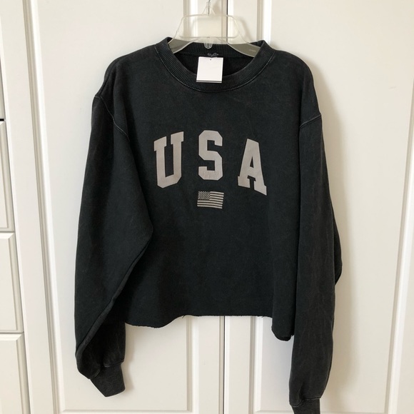 Brandy Melville Sweaters - Brandy Melville Lily USA Cropped Pullover